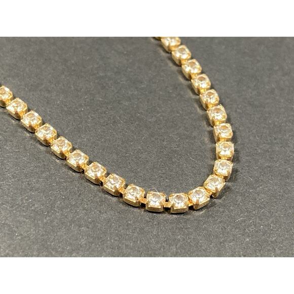 Vintage Avon Petite Delicate Rhinestone Tennis Bracelet Gold Tone 7.5” - Picture 3 of 7